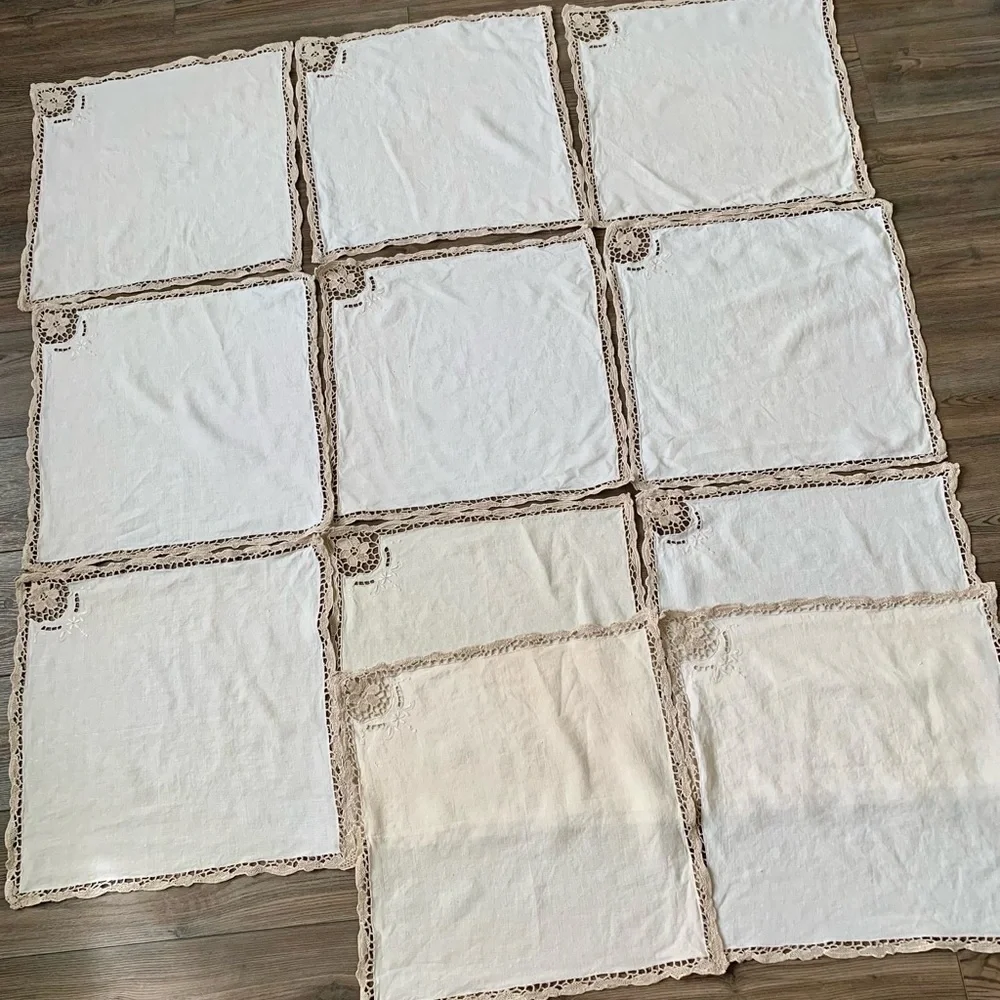 Vintage table cloths 18/18”